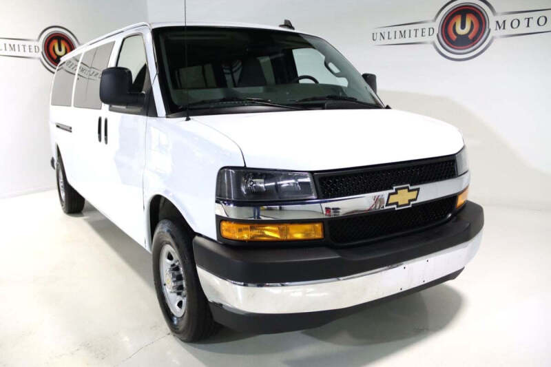 2025 Chevrolet Express LT 3500