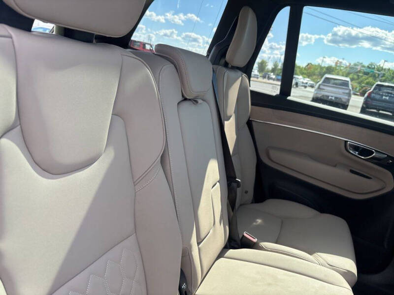 2025 Volvo XC90 B5 Core Bright Theme