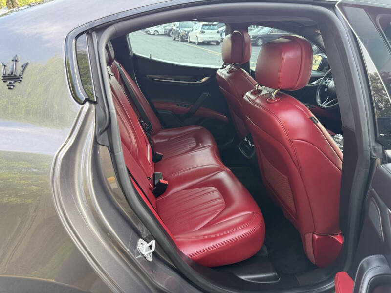 2022 Maserati Ghibli Modena Q4