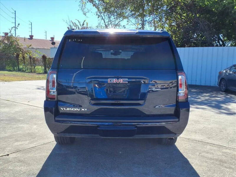 2017 GMC Yukon XL SLT