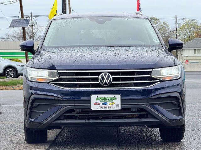 2022 Volkswagen Tiguan SE's photo