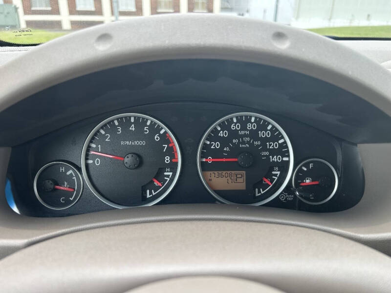 2009 Nissan Frontier LE