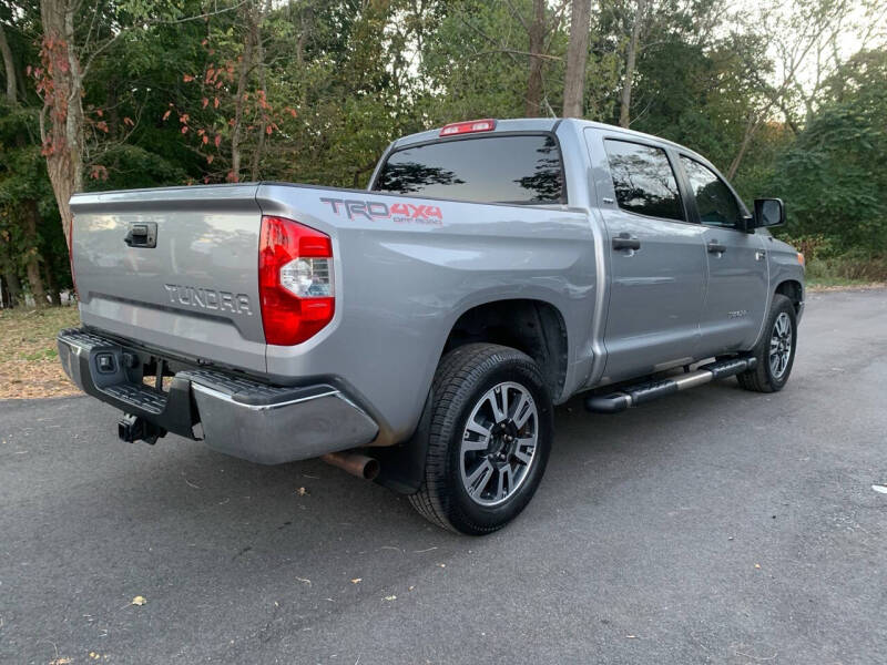 2015 Toyota Tundra null photo 6