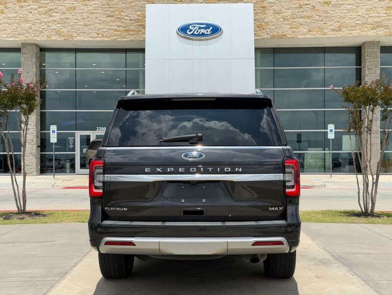 2022 Ford Expedition MAX Platinum