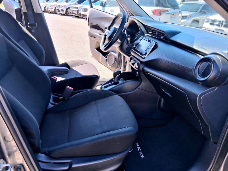 2024 Nissan Kicks S