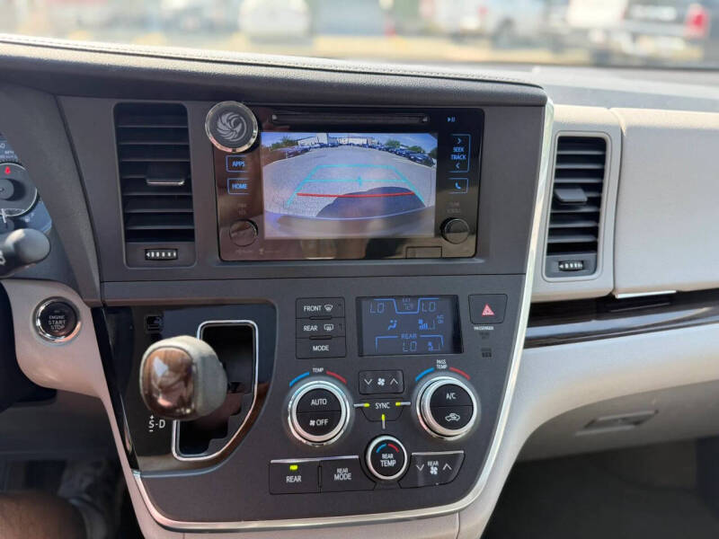 2015 Toyota Sienna