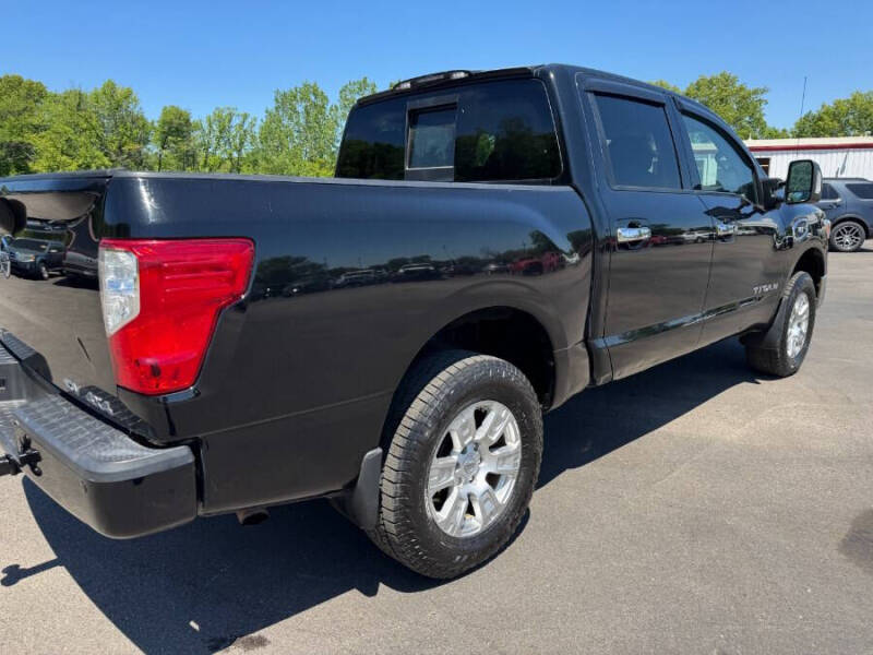 2017 Nissan Titan