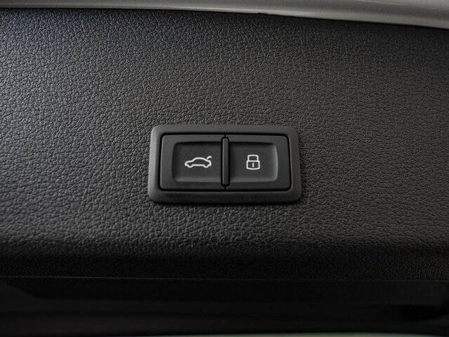 2021 Audi e-tron quattro Premium