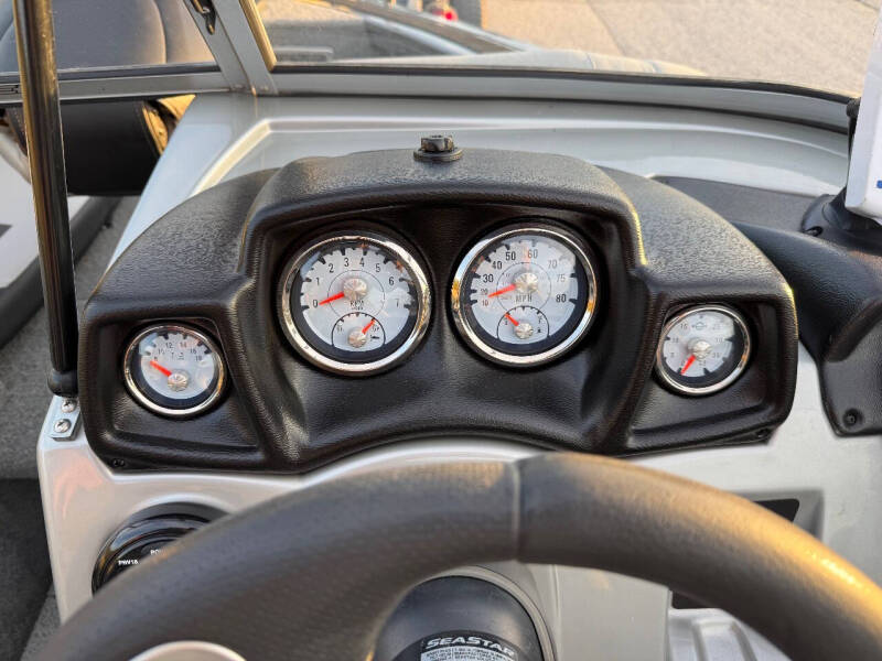 2018 Tracker TARGA V18 W/T