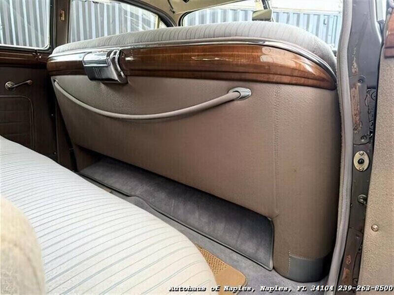 1942 Buick Super 4-Door Sedan