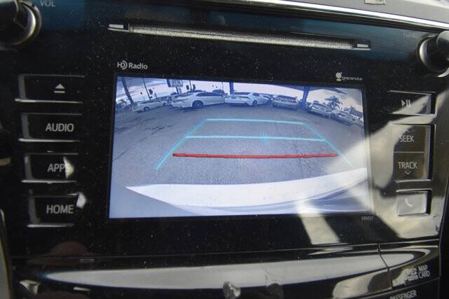 2015 Toyota Prius v Five