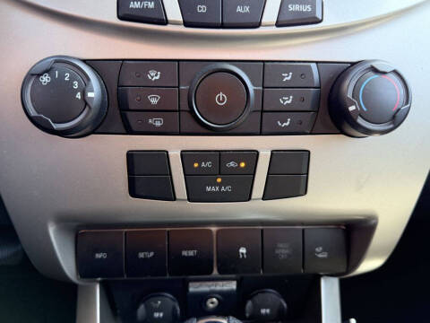 2009 Ford Focus SES