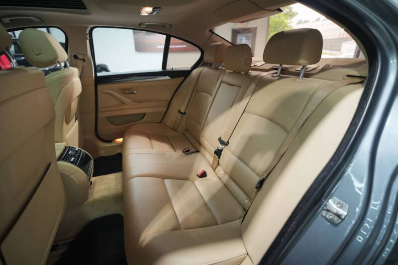 2015 BMW 5 Series 528i