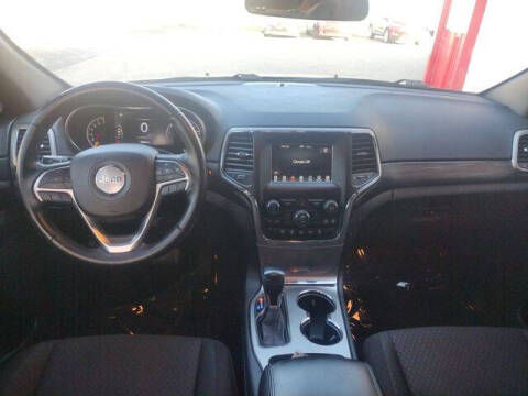 2020 Jeep Grand Cherokee Laredo