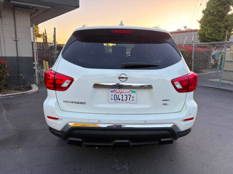 2020 Nissan Pathfinder SL