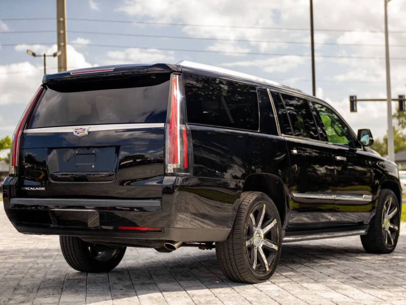 2016 Cadillac Escalade ESV Luxury Collection