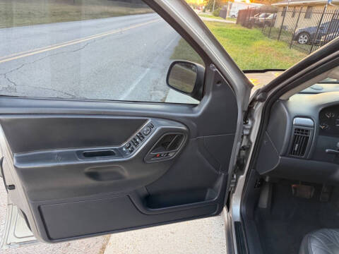 2002 Jeep Grand Cherokee Laredo