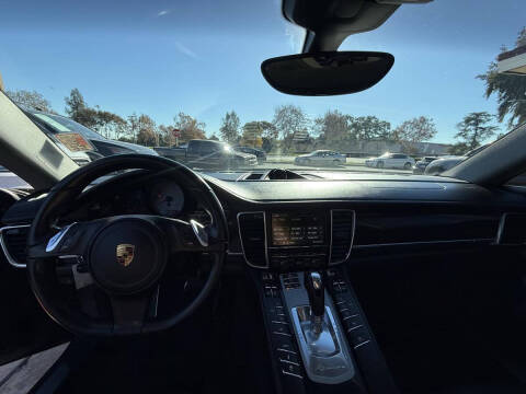 2016 Porsche Panamera 4S