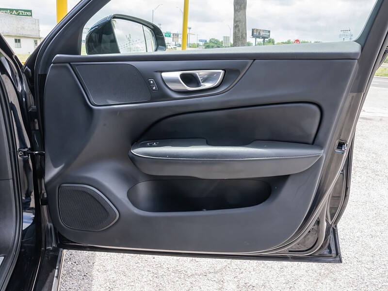2024 Volvo S60 B5 Core Dark Theme