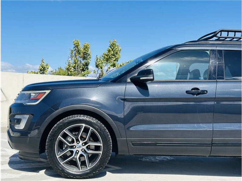 2017 Ford Explorer Sport