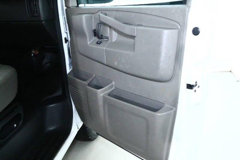 2023 Chevrolet Express 2500