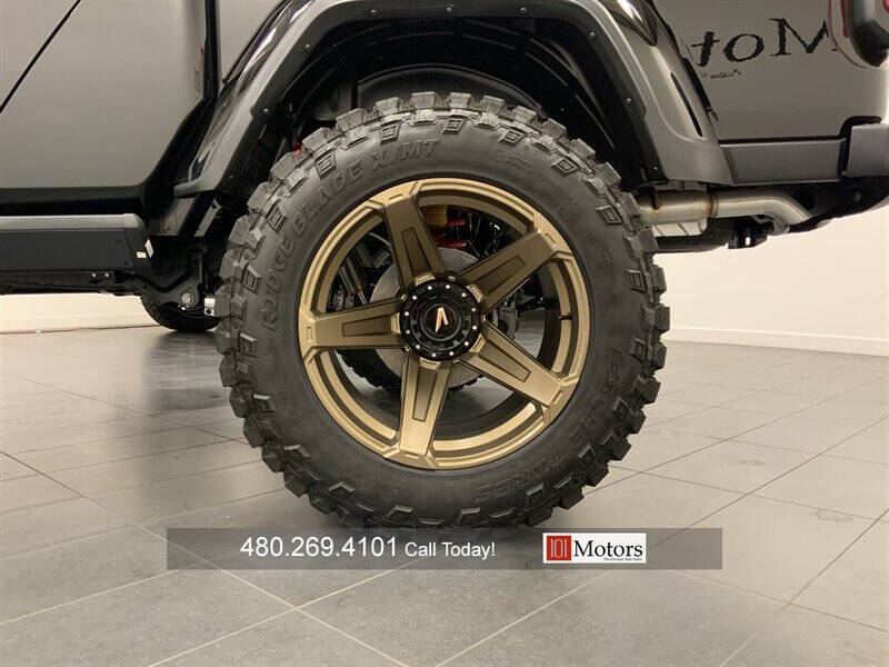 2025 Jeep Gladiator NightHawk