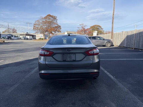 2013 Ford Fusion SE
