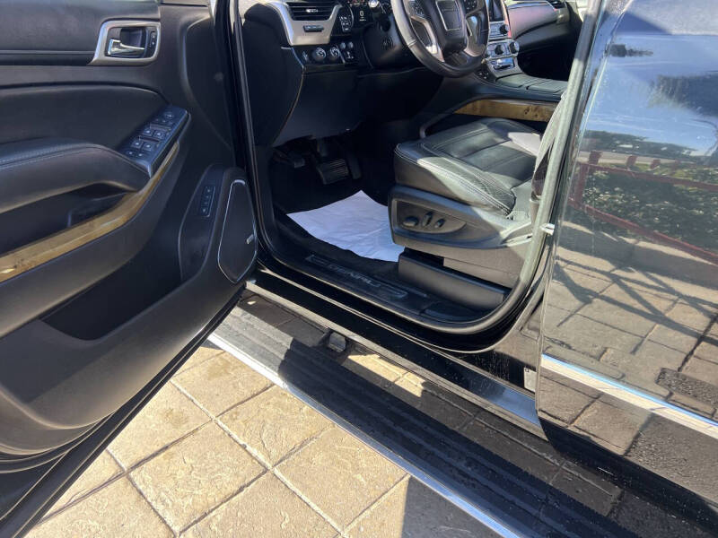 2017 GMC Yukon XL Denali