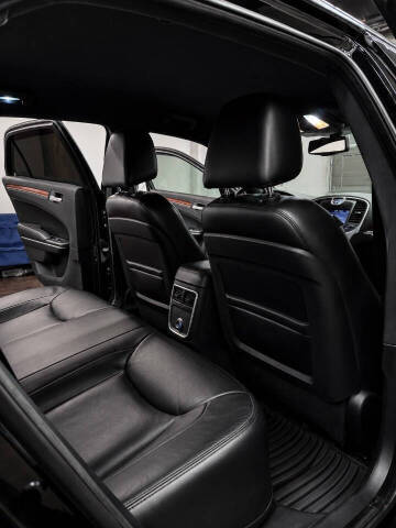 2012 Chrysler 300 Limited