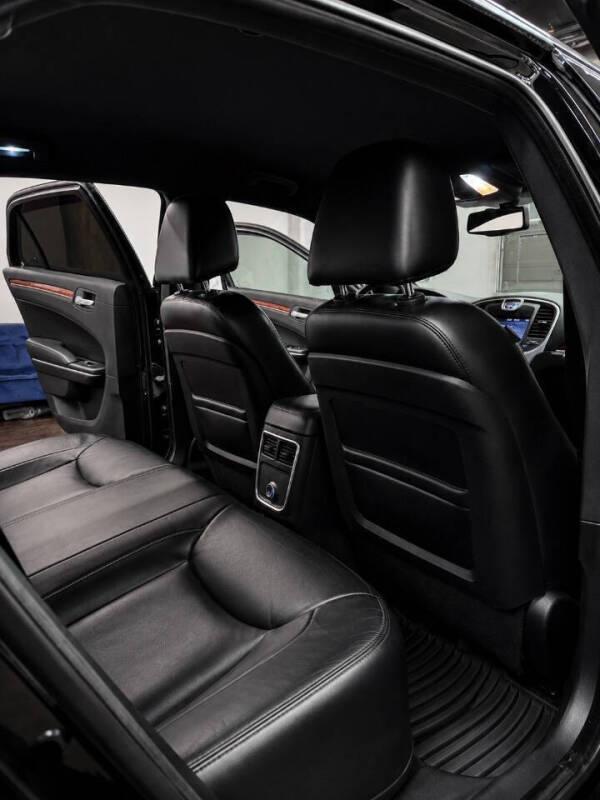 2012 Chrysler 300 Limited