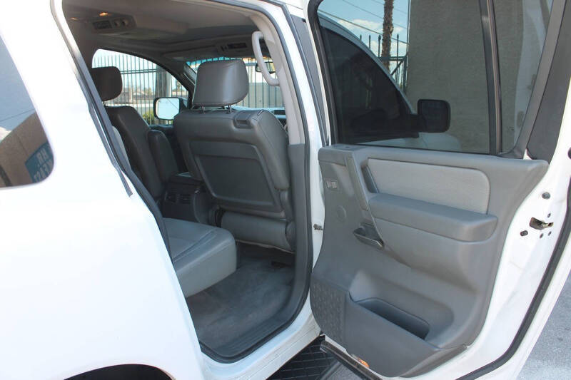 2005 Nissan Armada LE