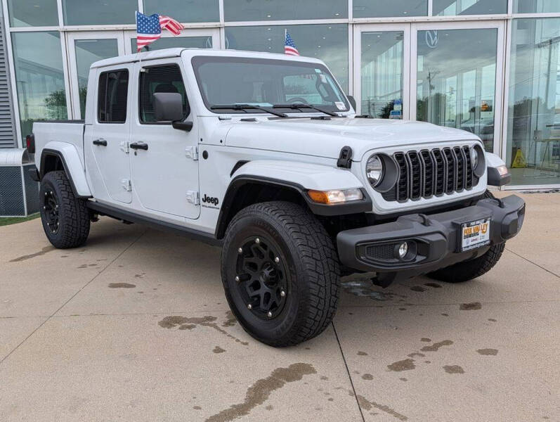 2025 Jeep Gladiator NightHawk