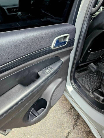 2019 Jeep Grand Cherokee Laredo E