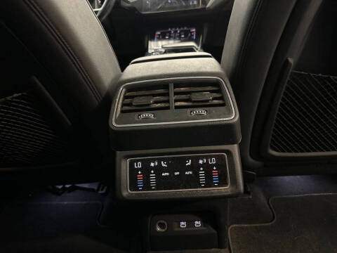 2021 Audi e-tron quattro Premium