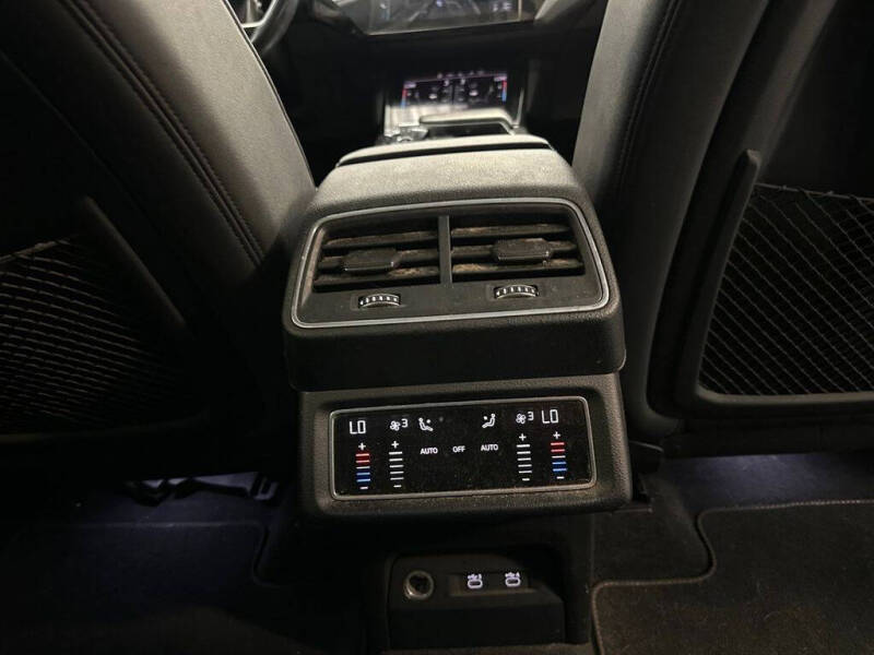 2021 Audi e-tron quattro Premium