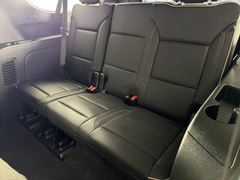 2023 GMC Yukon XL SLT