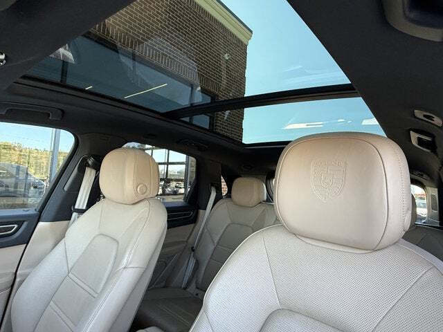 2022 Porsche Cayenne E-Hybrid Platinum Edition