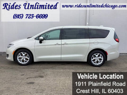 2017 Chrysler Pacifica Touring-L