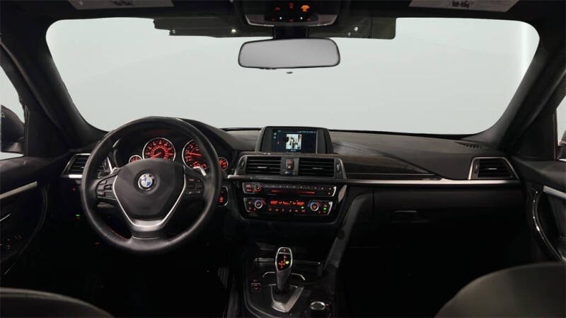 2018 BMW 3 Series 330i xDrive