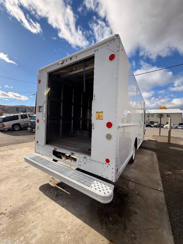 2013 Ford Stripped Chassis