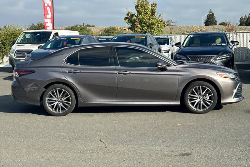 2024 Toyota Camry Hybrid XLE