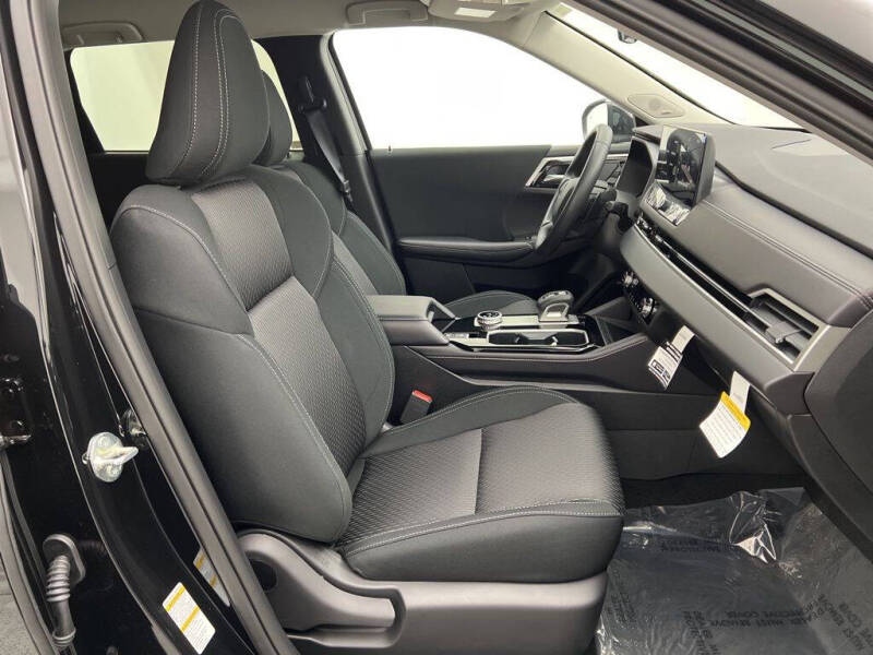 2025 Mitsubishi Outlander ES