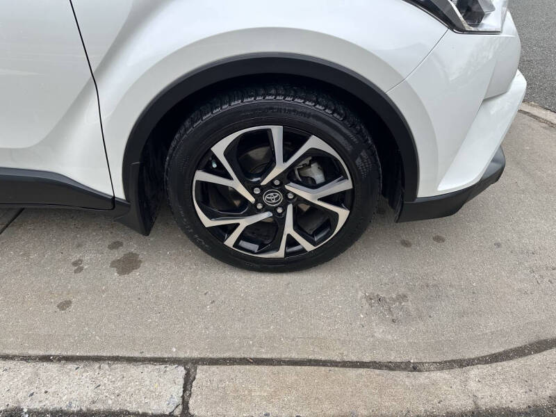 2018 Toyota C-HR XLE Premium