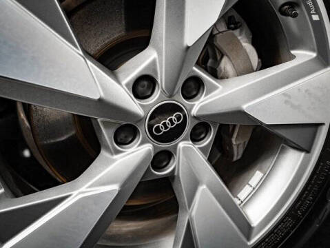 2025 Audi Q5 quattro Premium 40 TFSI