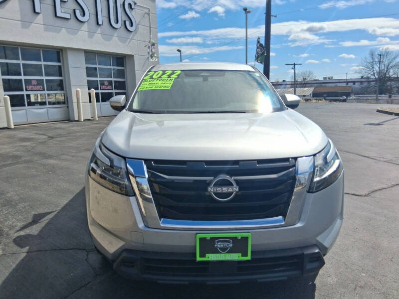 2022 Nissan Pathfinder S