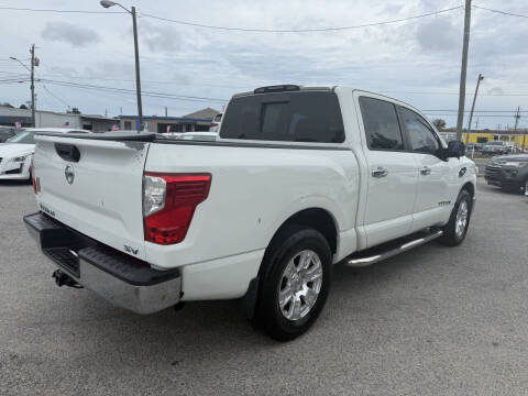 2017 Nissan Titan SV