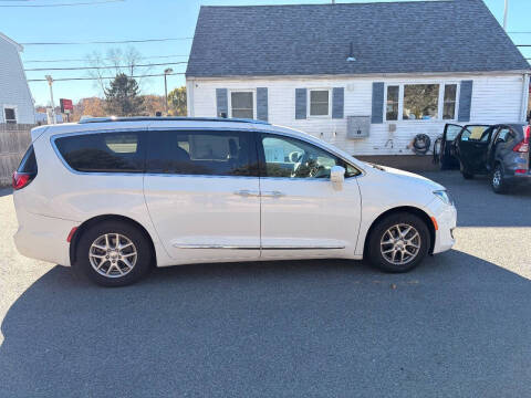 2020 Chrysler Pacifica Touring L