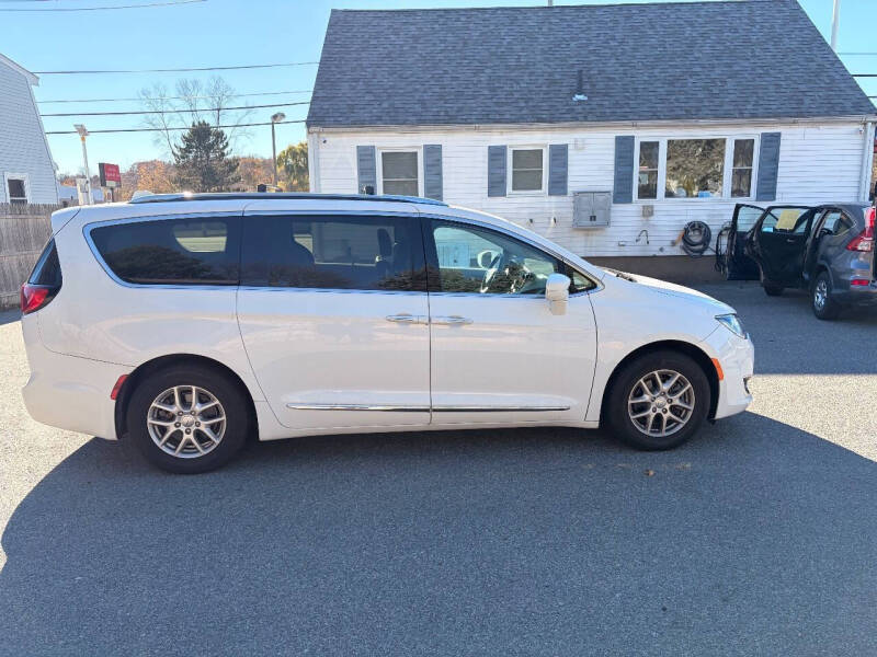 2020 Chrysler Pacifica Touring L