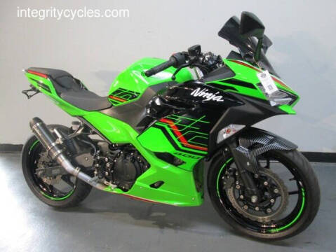 2023 Kawasaki Ninja 400 KRT Edition