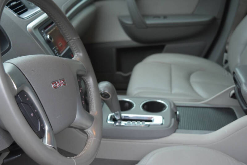 2013 GMC Acadia SLE-2